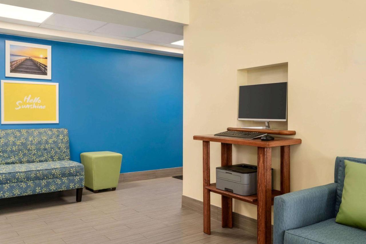 Days Inn By Wyndham Airport/Maine Mall South Portland Eksteriør bilde